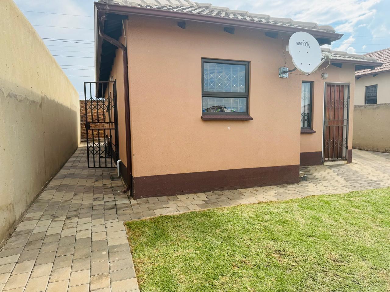 3 Bedroom House to rent in Windmill Park P24114337225