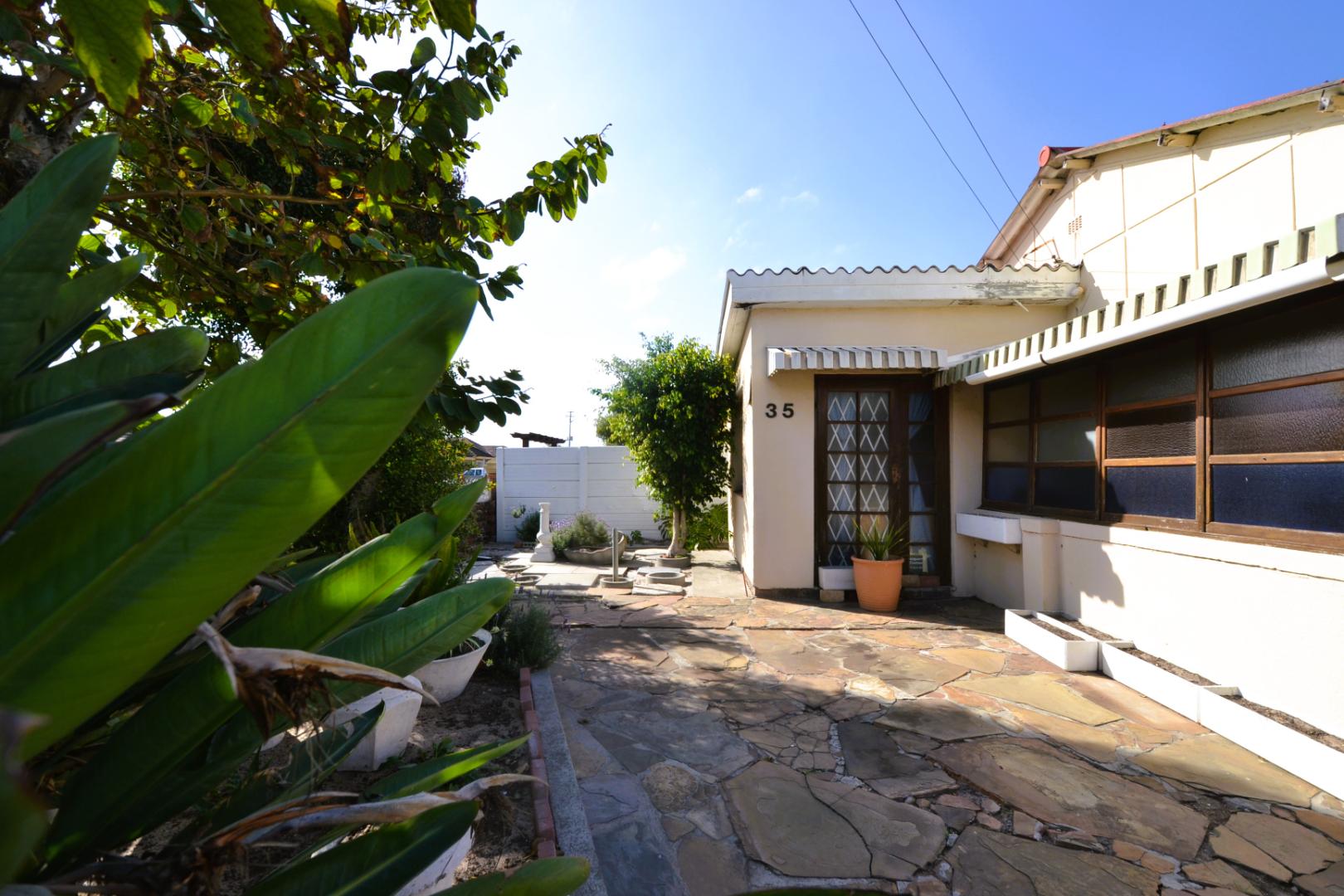 Crawford Property Property and houses for sale in Crawford