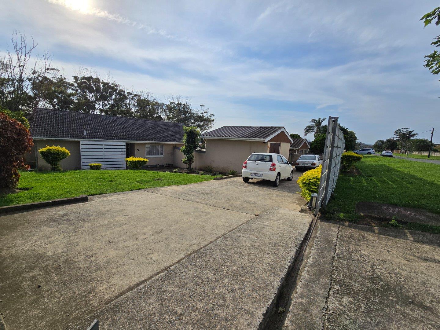 3 Bedroom House for sale in Greenfields P24114337653