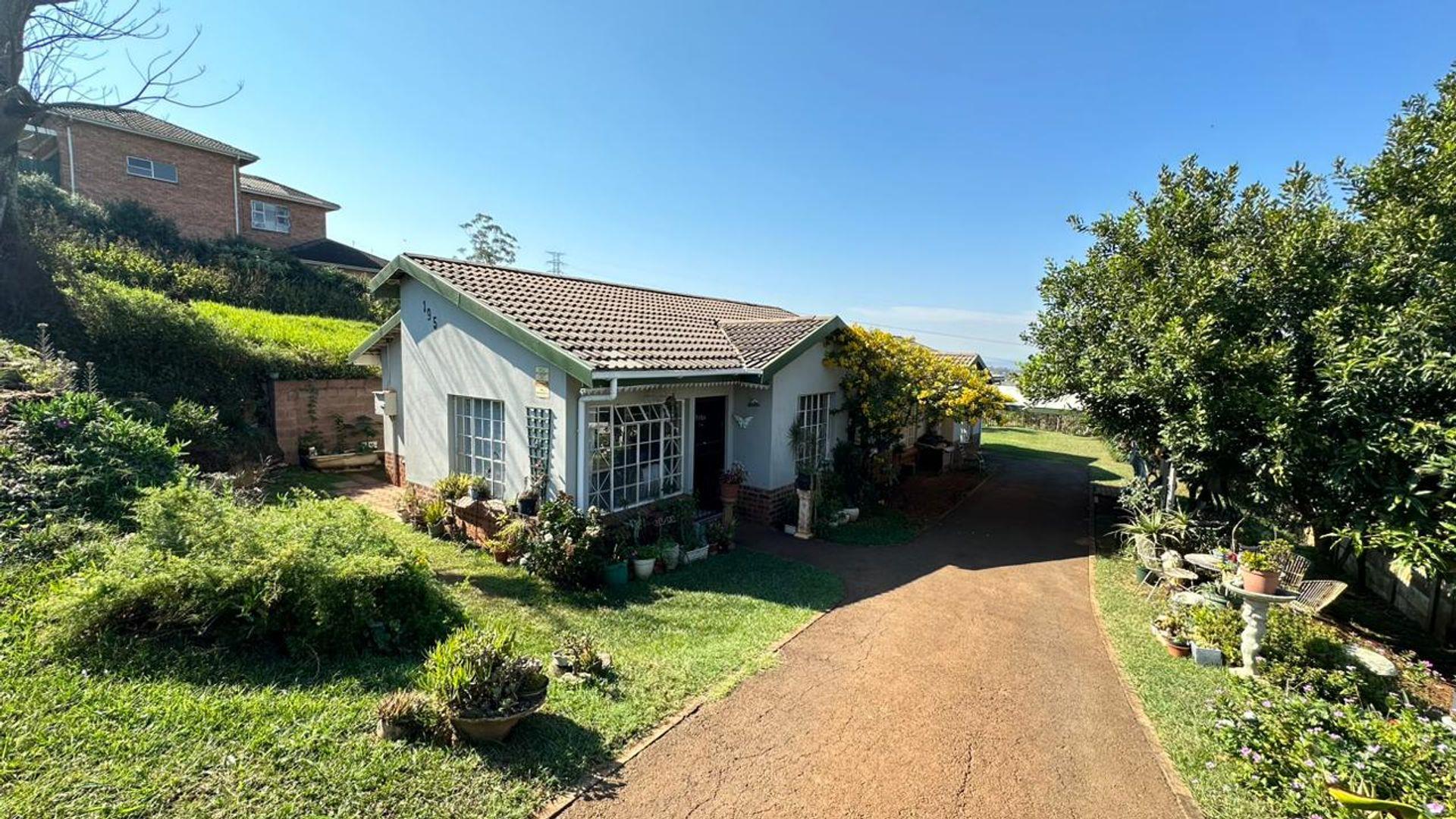 4 Bedroom House for sale in Eastwood P24114338075