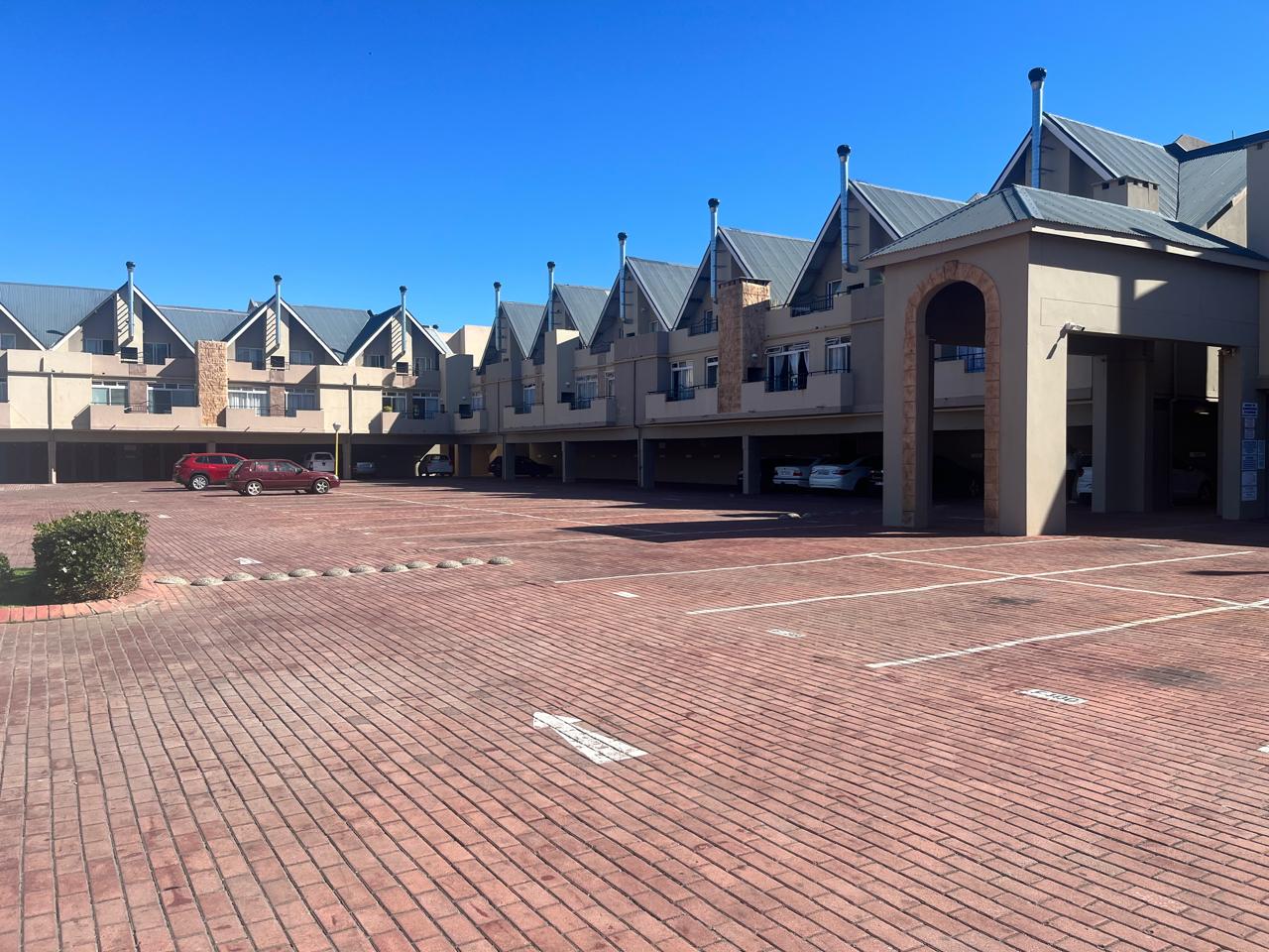 1 Bedroom Apartment / flat for sale in Whispering Pines 112 Oasis