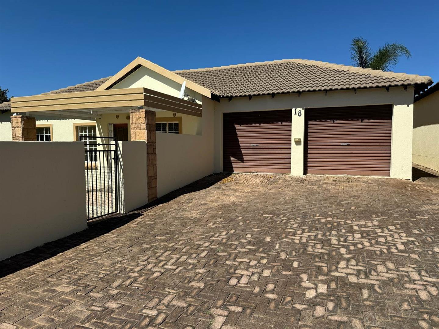 Northgate, Randburg Property Townhouses to rent in Northgate