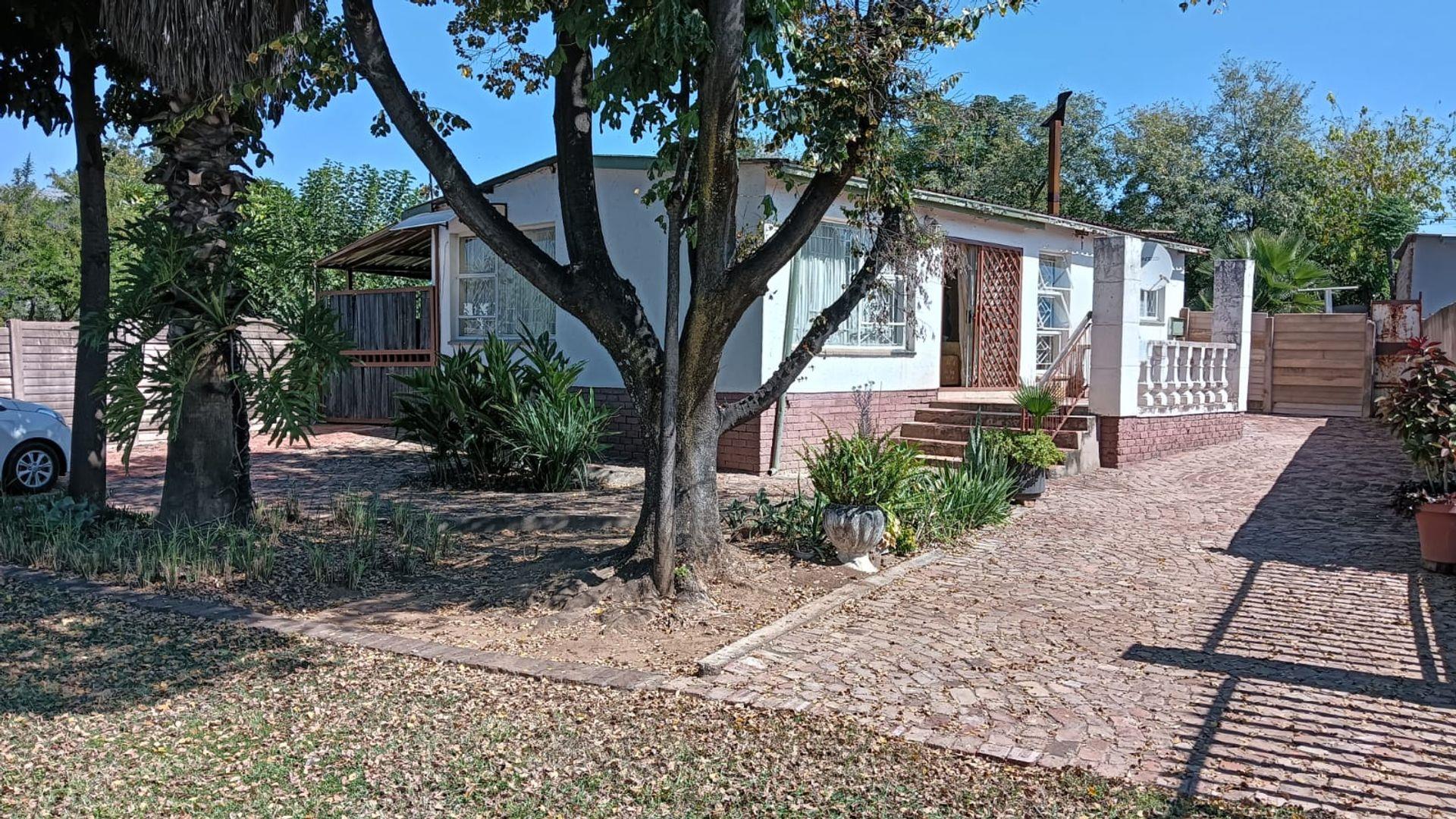 3 Bedroom House for sale in East Lynne P24114340323