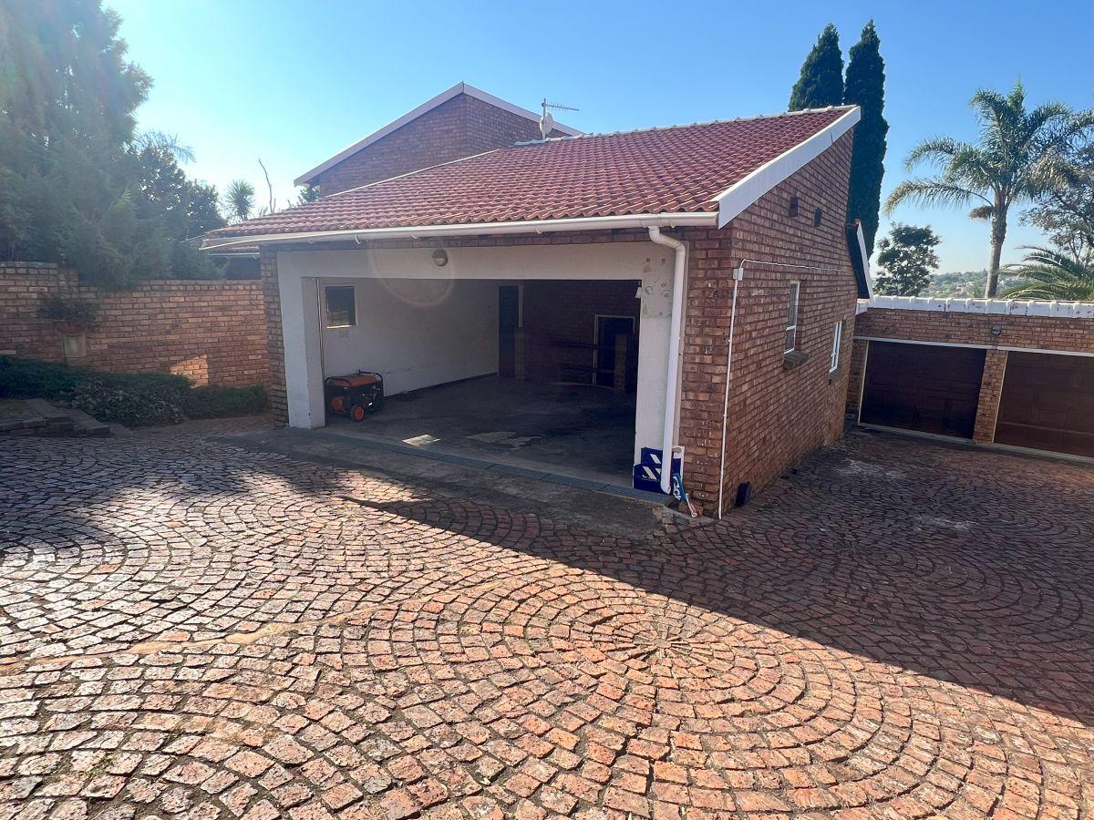 3 Bedroom House for sale in Erasmuskloof P24114342239