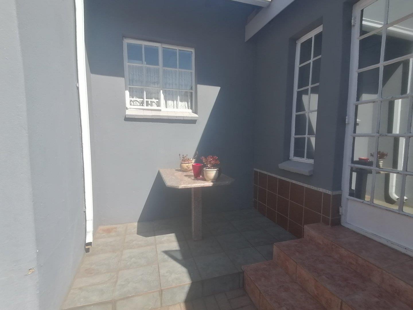 3 Bedroom House for sale in Chancliff Ridge 44 Wren Street 5 Wren