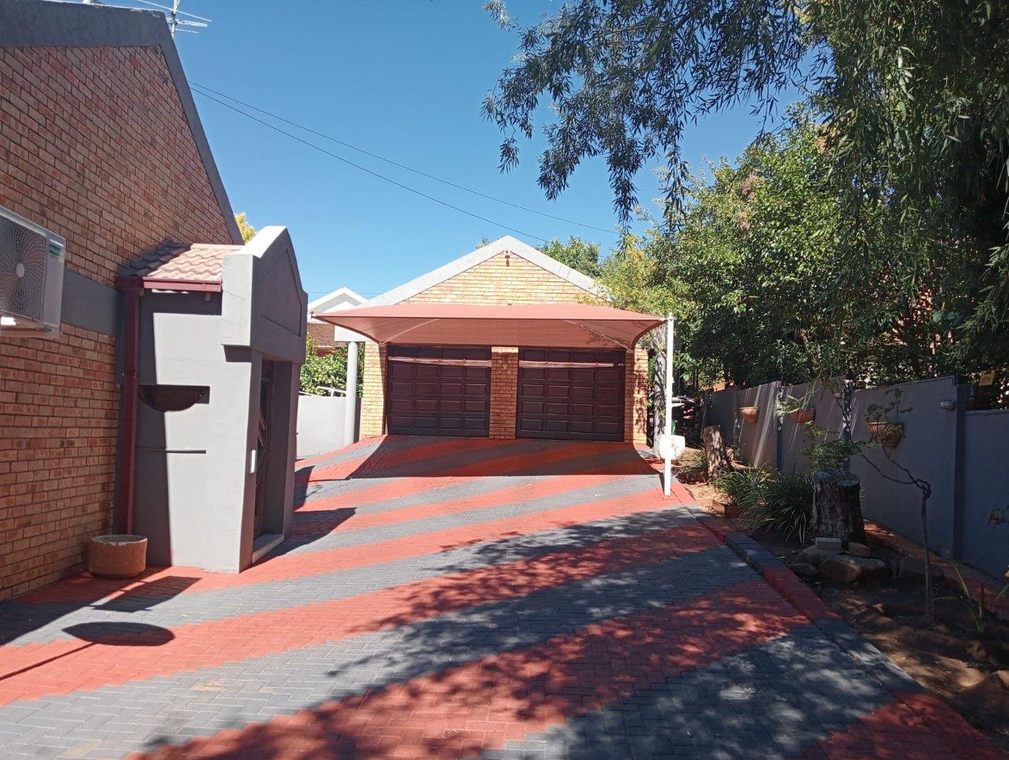 3 Bedroom House for sale in Pentagon Park 108 Gascony Crescent P24