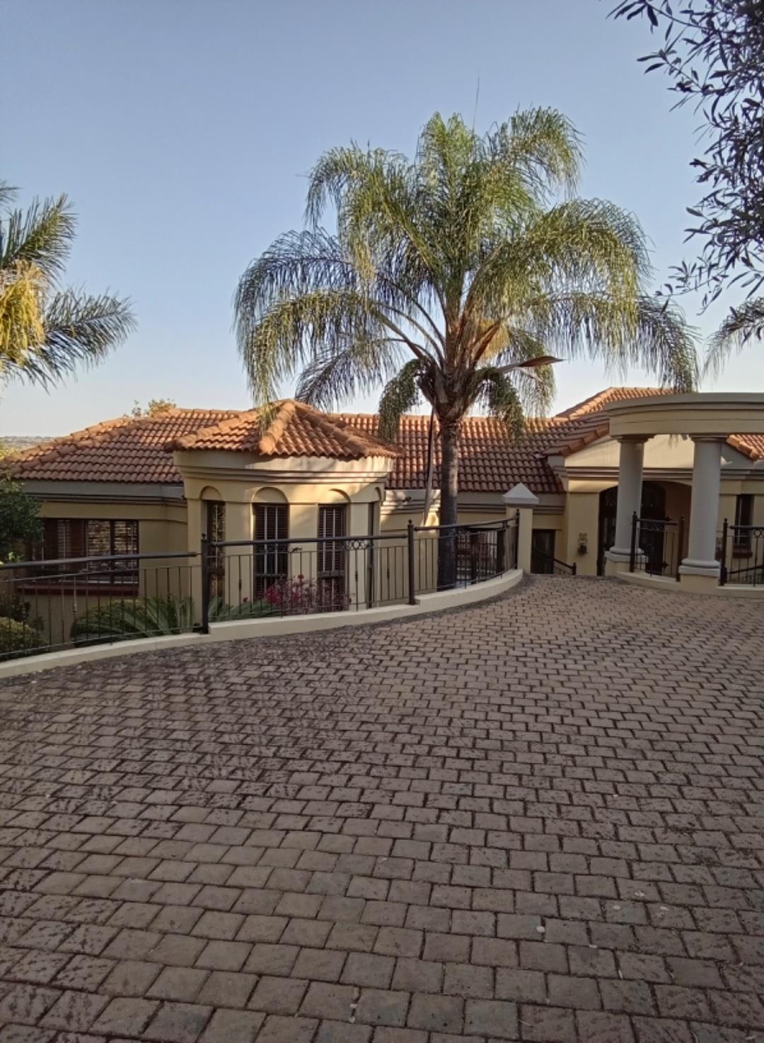 4 Bedroom House to rent in Woodhill Golf Estate P24114346423