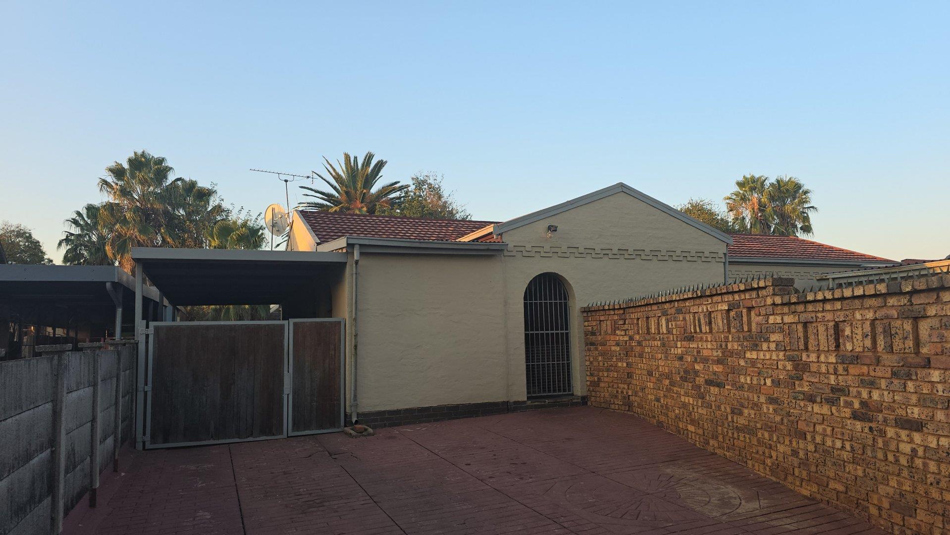 4 Bedroom House for sale in Silverton 3113 Sysie Street Silverton