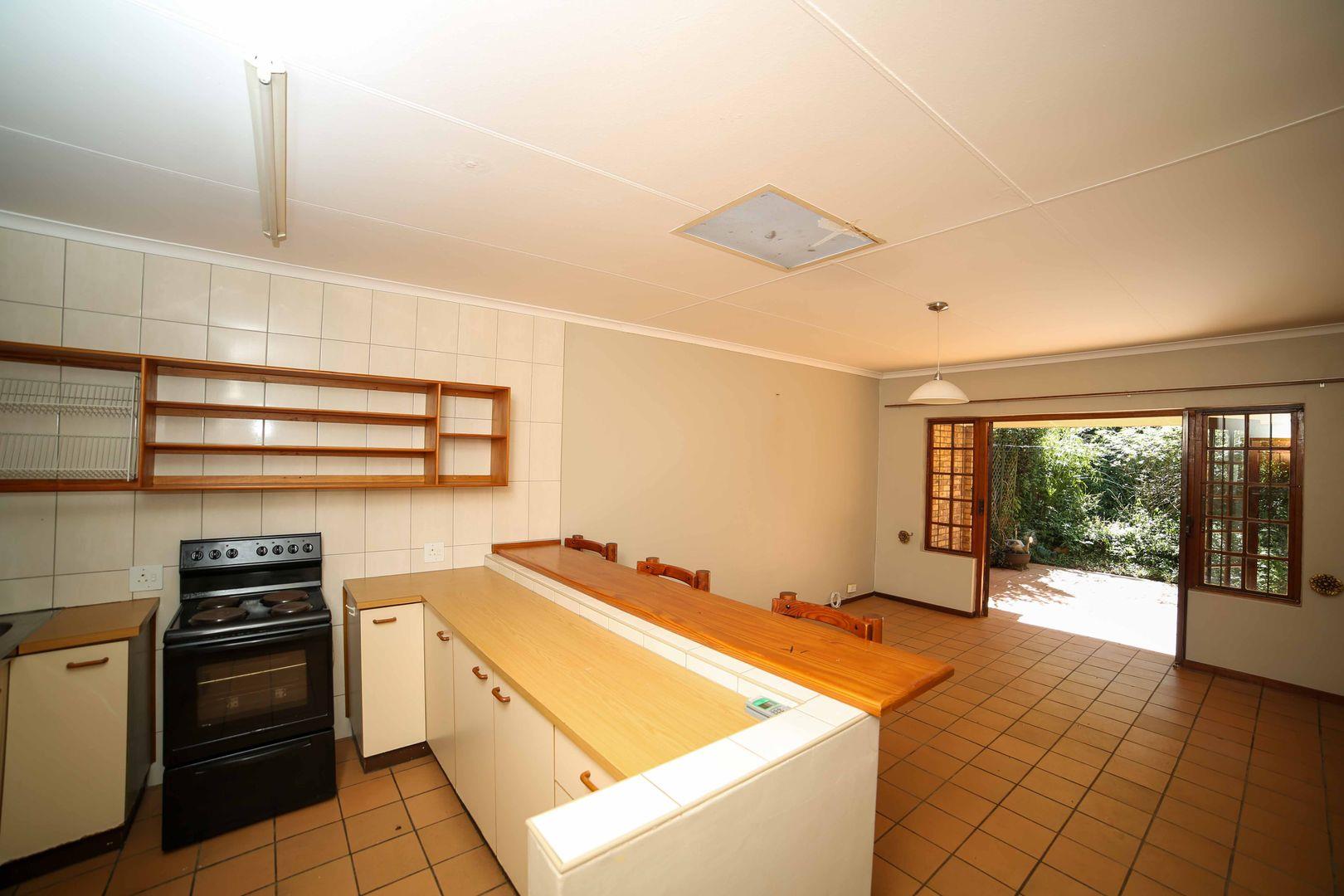 2 Bedroom Townhouse for sale in Chase Valley Heights P24114347735