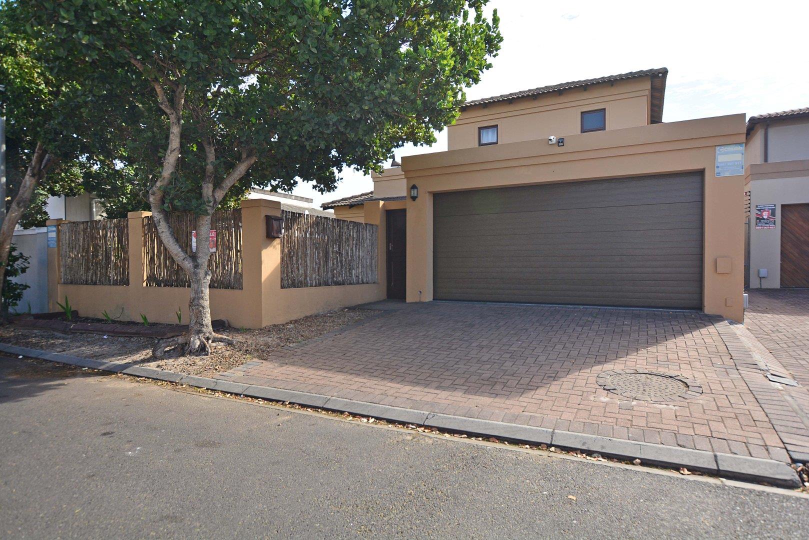 3 Bedroom House for sale in Parklands P24114347980