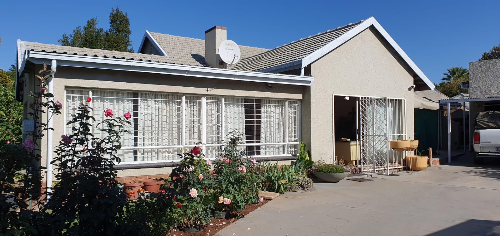 4 Bedroom House for sale in Edleen P24114463074