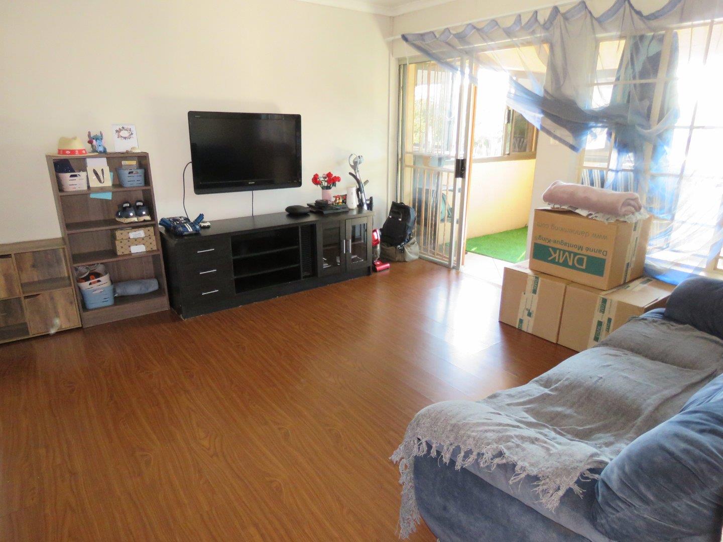 2 Bedroom Apartment / flat for sale in Amberfield P24114483621