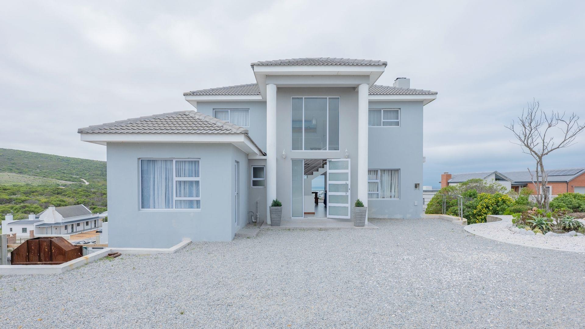 4 Bedroom House for sale in Agulhas P24114349883