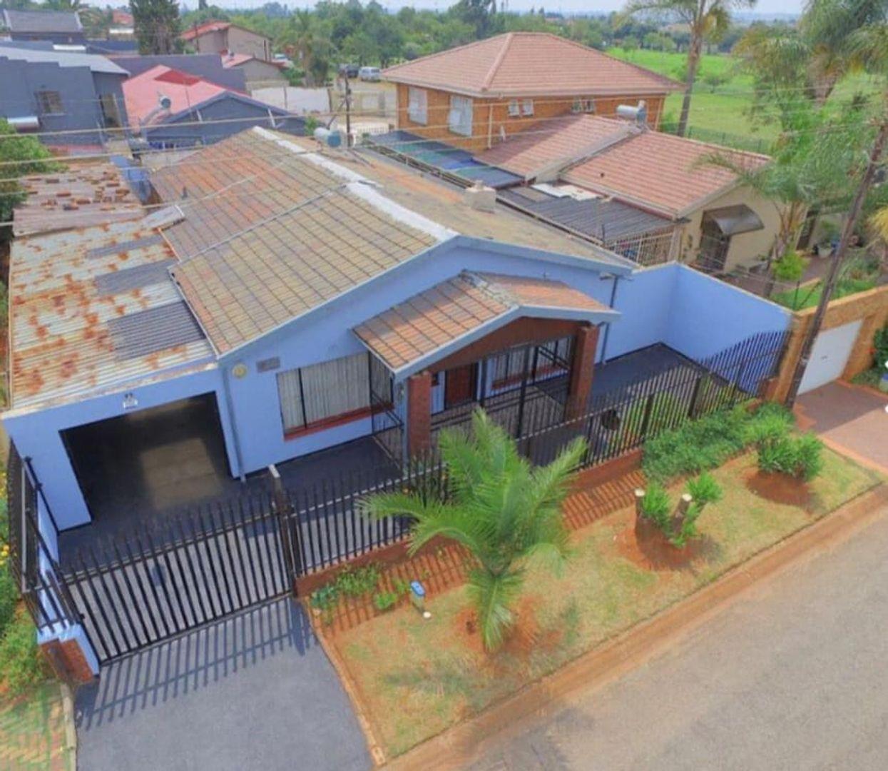 1 Bedroom House for sale in Lenasia Ext 5 P24114350266