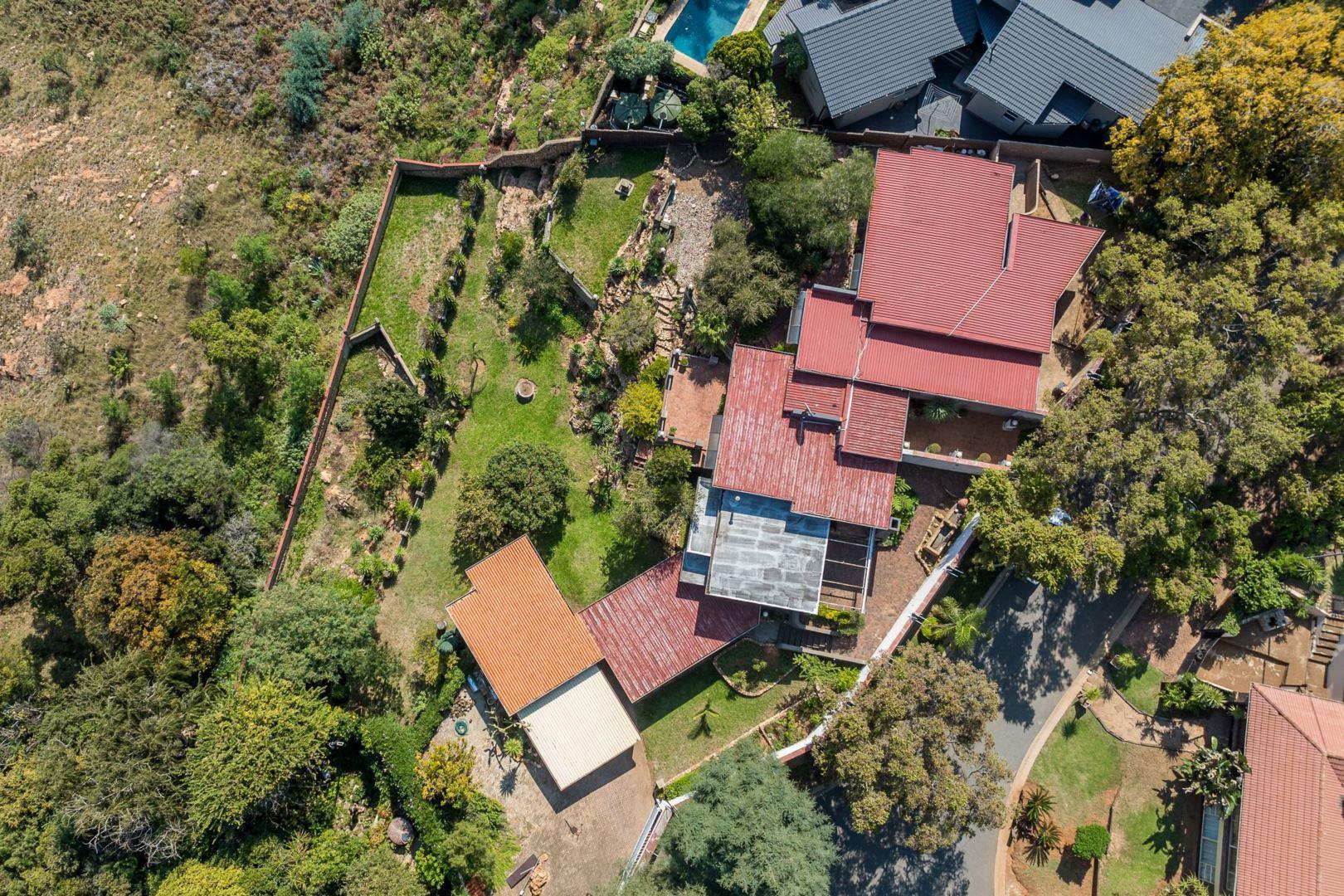 5 Bedroom House for sale in Roodepoort Central P24114350601