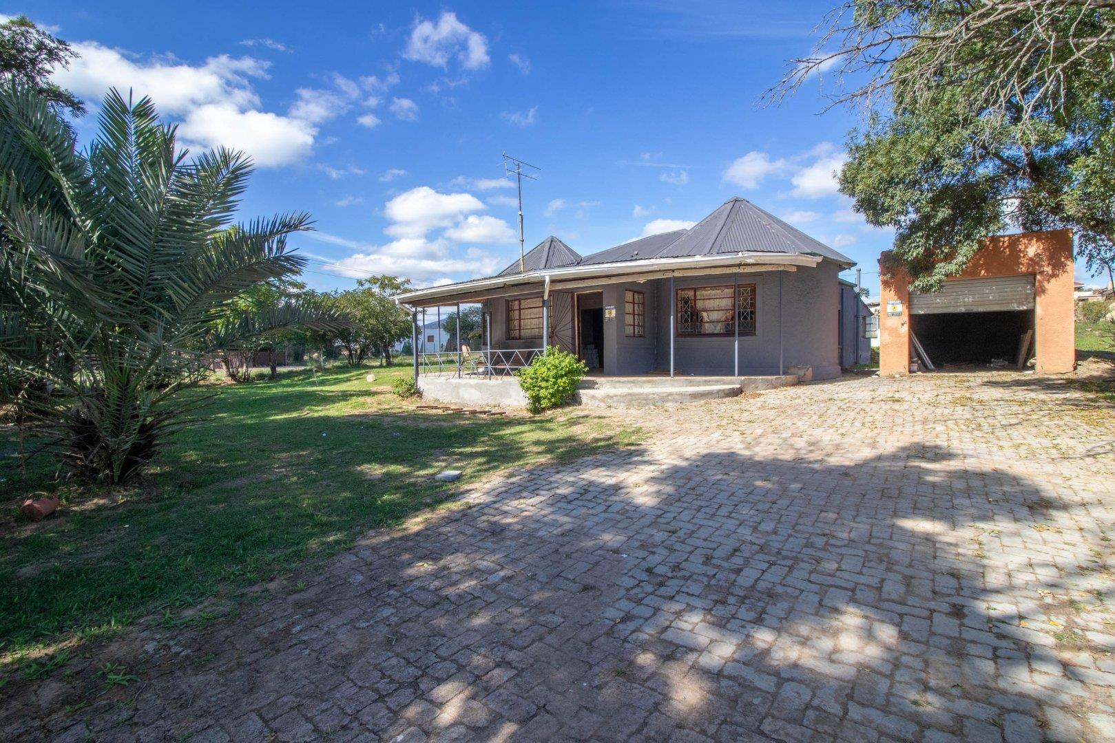 4 Bedroom House for sale in Fort Beaufort 1 Laurie Street P24114350722