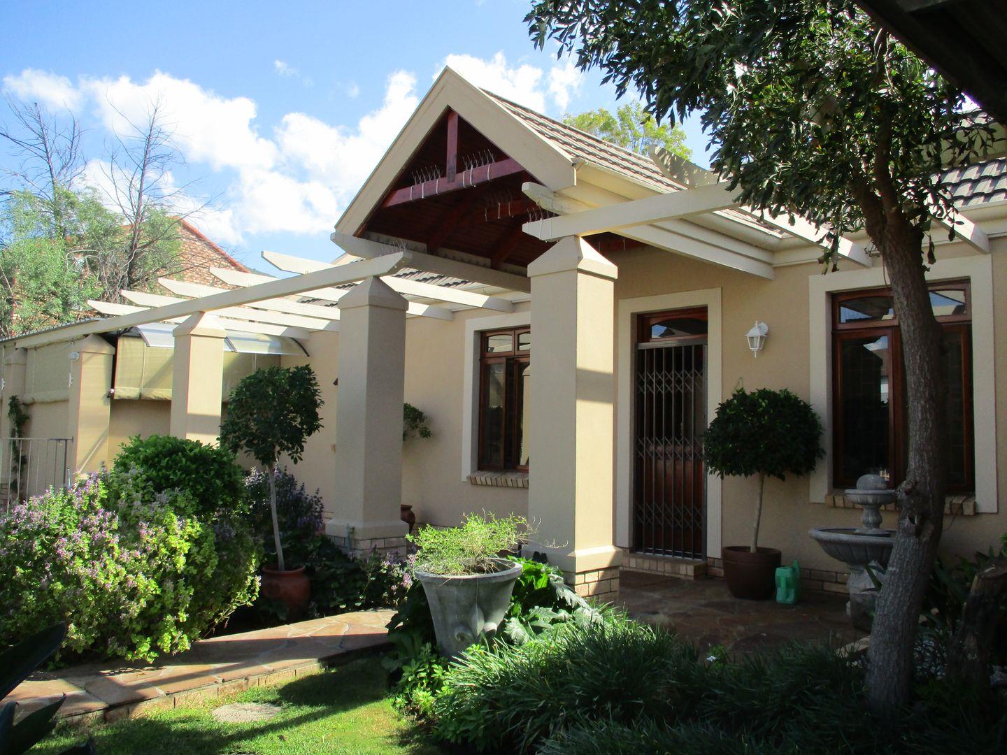 5 Bedroom House for sale in P24114351437