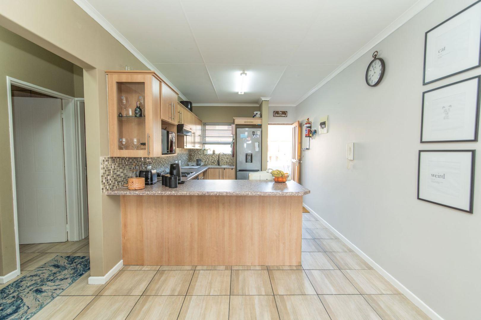 3 Bedroom Apartment / flat for sale in Windsor Park P24114352277