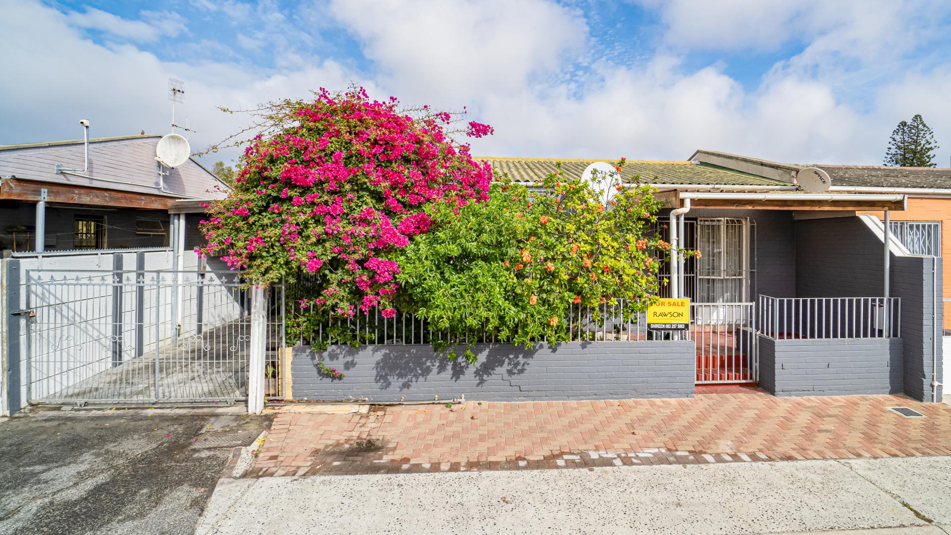 4 Bedroom House for sale in Westridge P24114352459