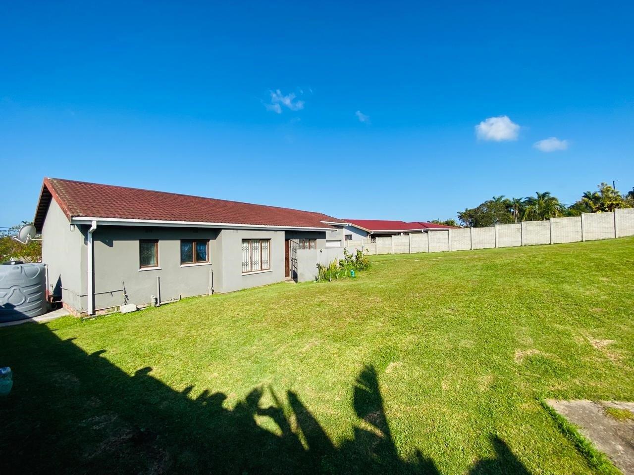 3 Bedroom House for sale in Margate 97 Iris Road P24114355040