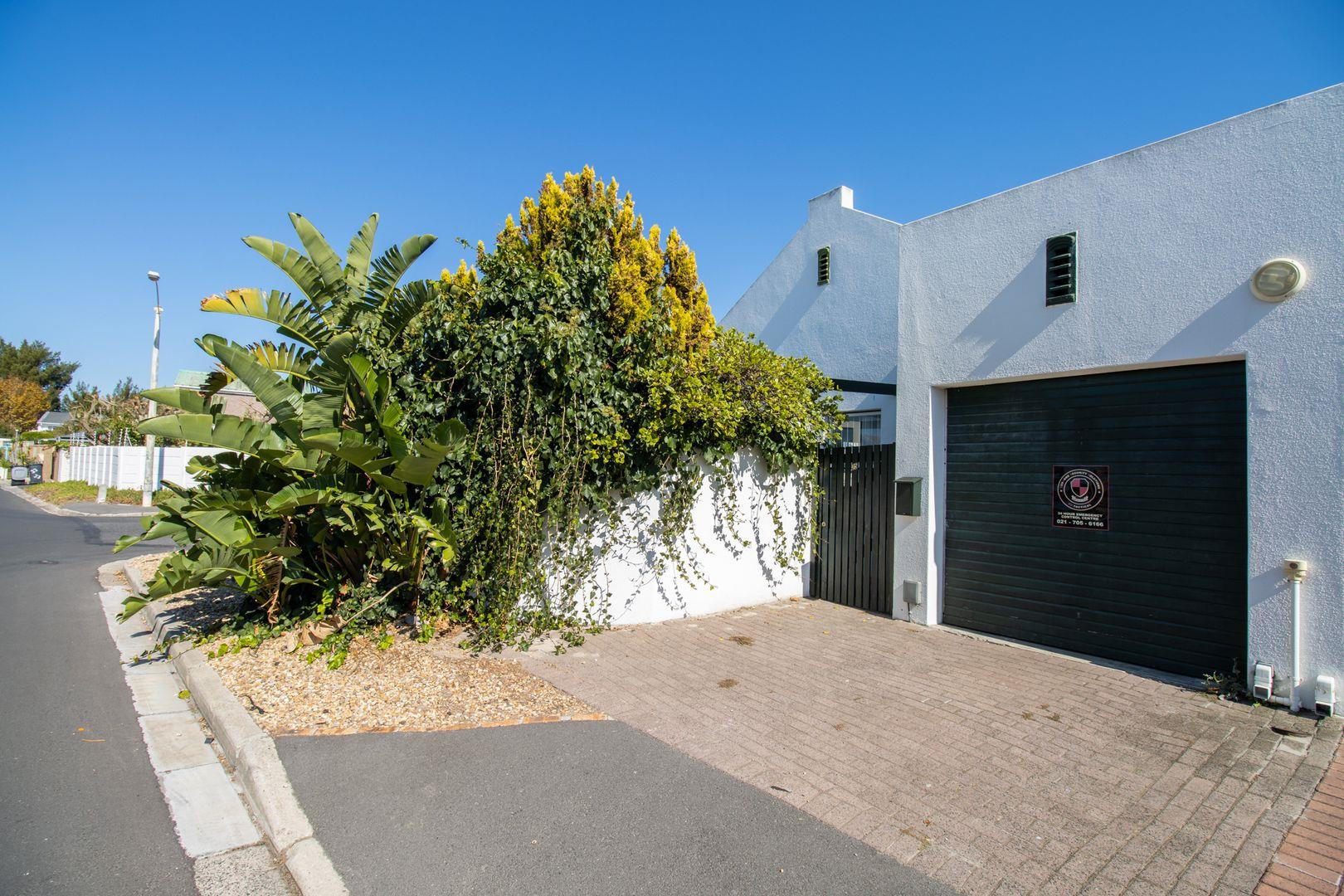 3 Bedroom House for sale in Diep River 25 Mile End Road P24114355585