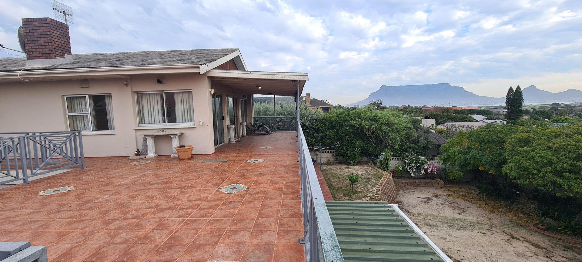 8 Bedroom House for sale in Milnerton Central P24114284896