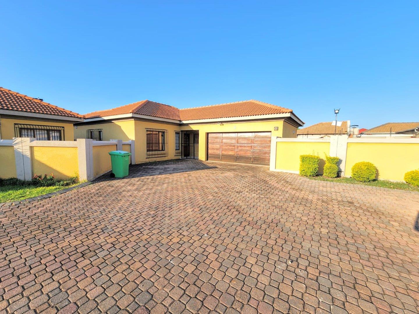 Montana, Pretoria Property Townhouses for sale in Montana, Pretoria