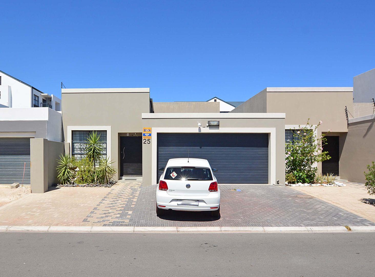 3 Bedroom House for sale in Sandown P24114087935