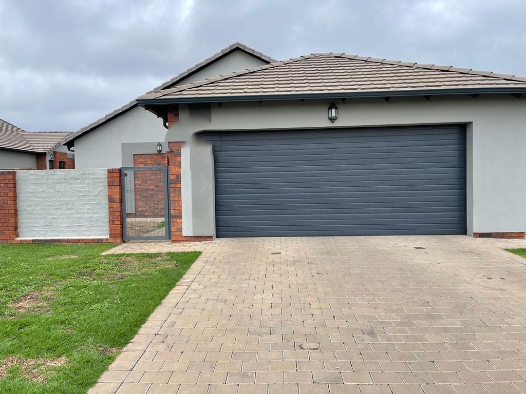 3 Bedroom House to rent in Amberfield P24114357955