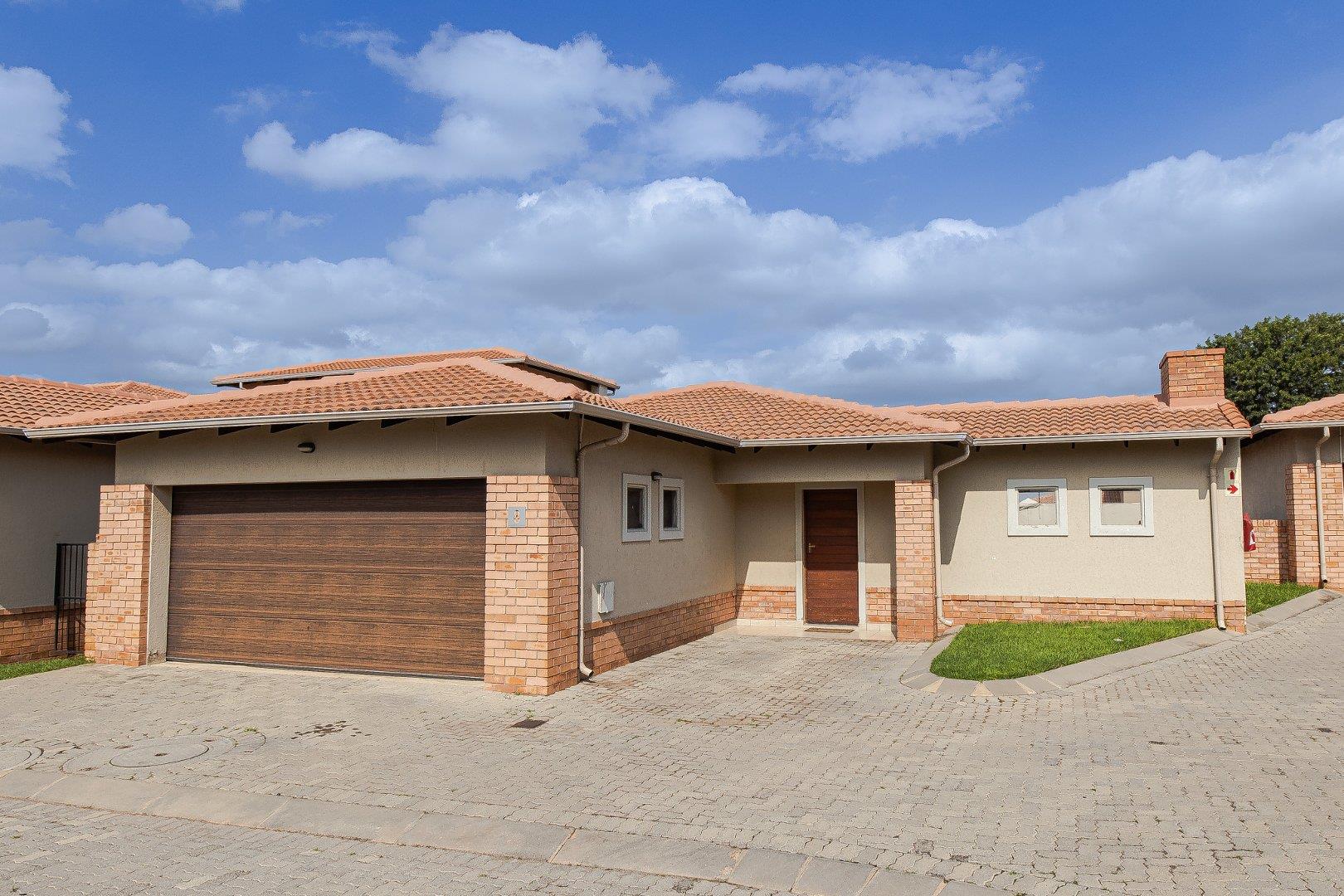 Townhouses for sale in Midrand Midrand Property
