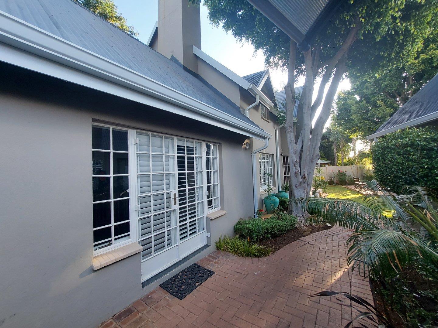 3 Bedroom House for sale in Erasmuskloof P24114359957