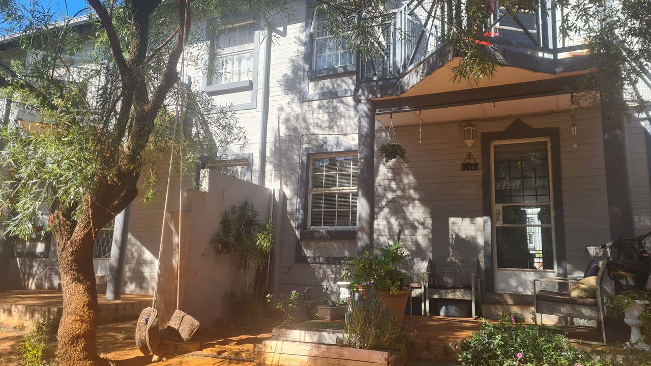 2 Bedroom Townhouse for sale in Moffat View 138 Henderson Road P24