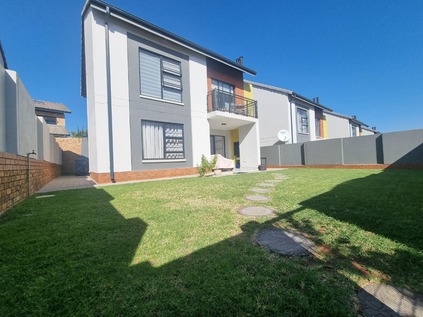 3 Bedroom Townhouse to rent in Amberfield 1x1 The Manhattan, 1x1