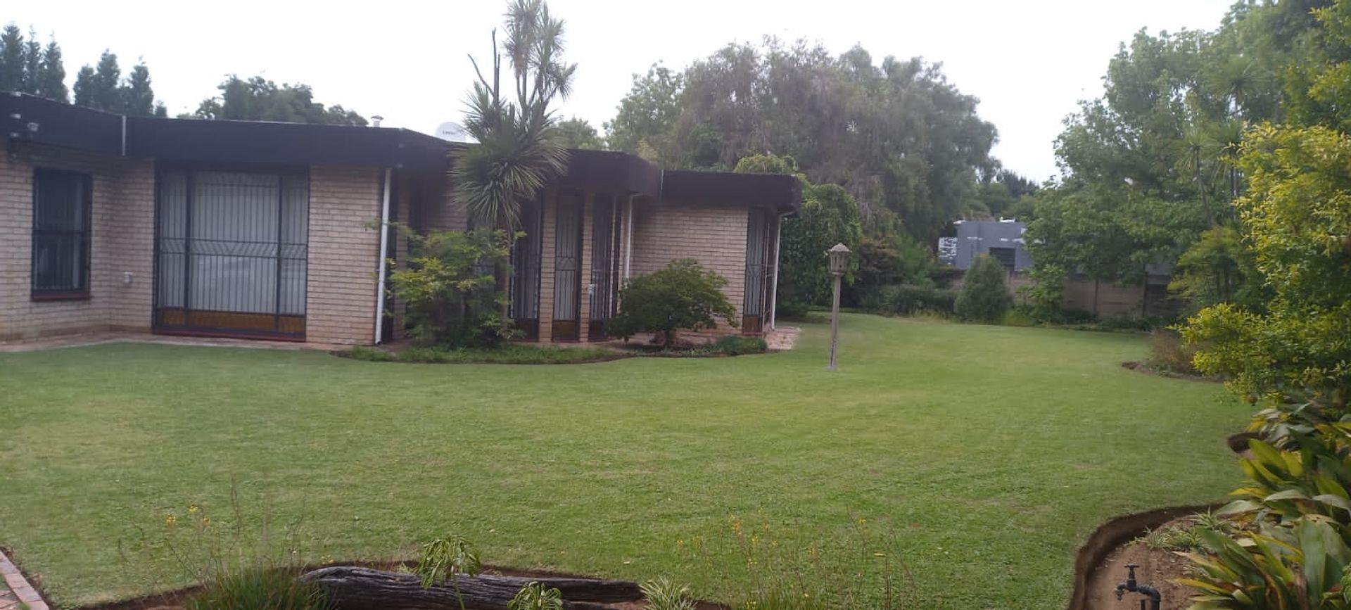 4 Bedroom House for sale in Three Rivers East P24112221869