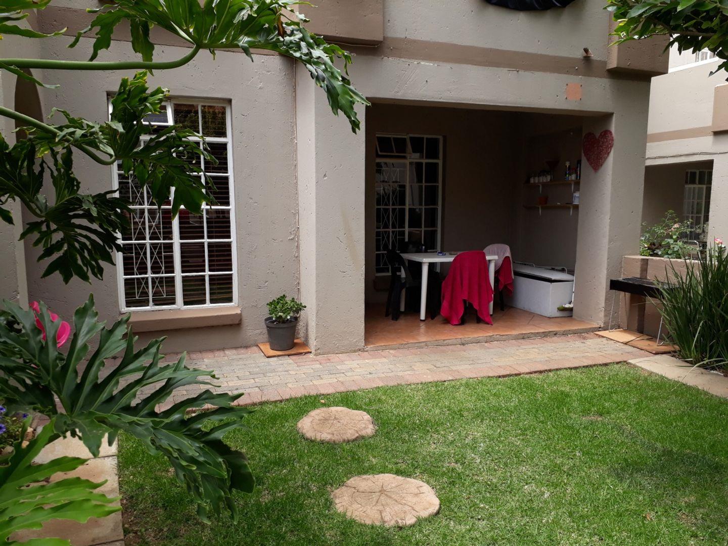 1.5 Bedroom Townhouse for sale in Eden Glen 77 The Vineyard, 2 Harris