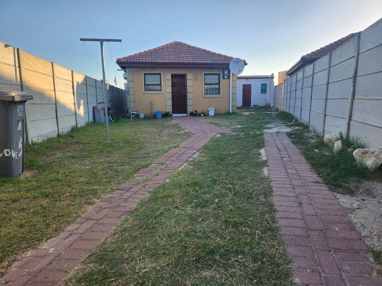 2 Bedroom House for sale in Eersterivier Industria P24114364250