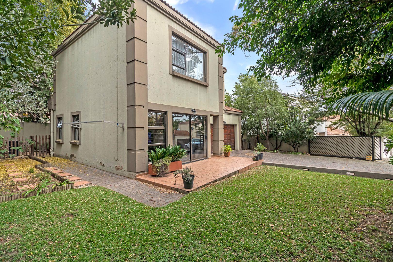 3 Bedroom Townhouse for sale in Douglasdale 37 Fontana Della Vita