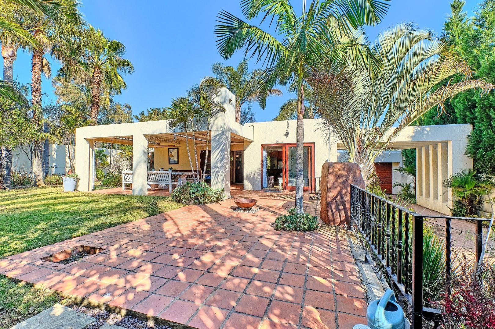 3 Bedroom Townhouse for sale in Sunninghill P24114366798