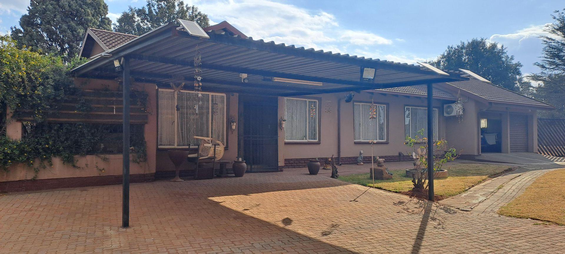 3 Bedroom House for sale in Daleside P24113072493