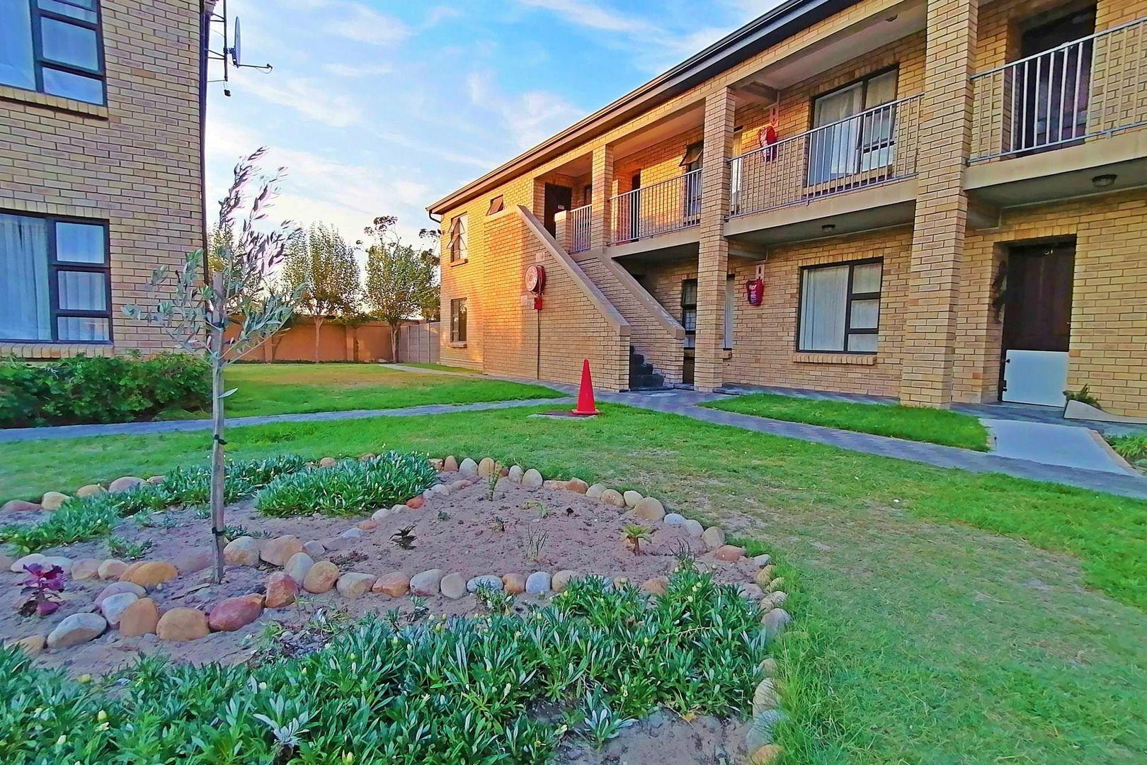 2 Bedroom Apartment / flat for sale in Fairview Golf Estate P24114366962