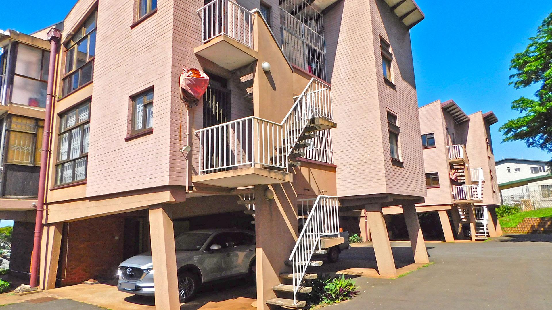 3 Bedroom Townhouse for sale in Bulwer P24114283520