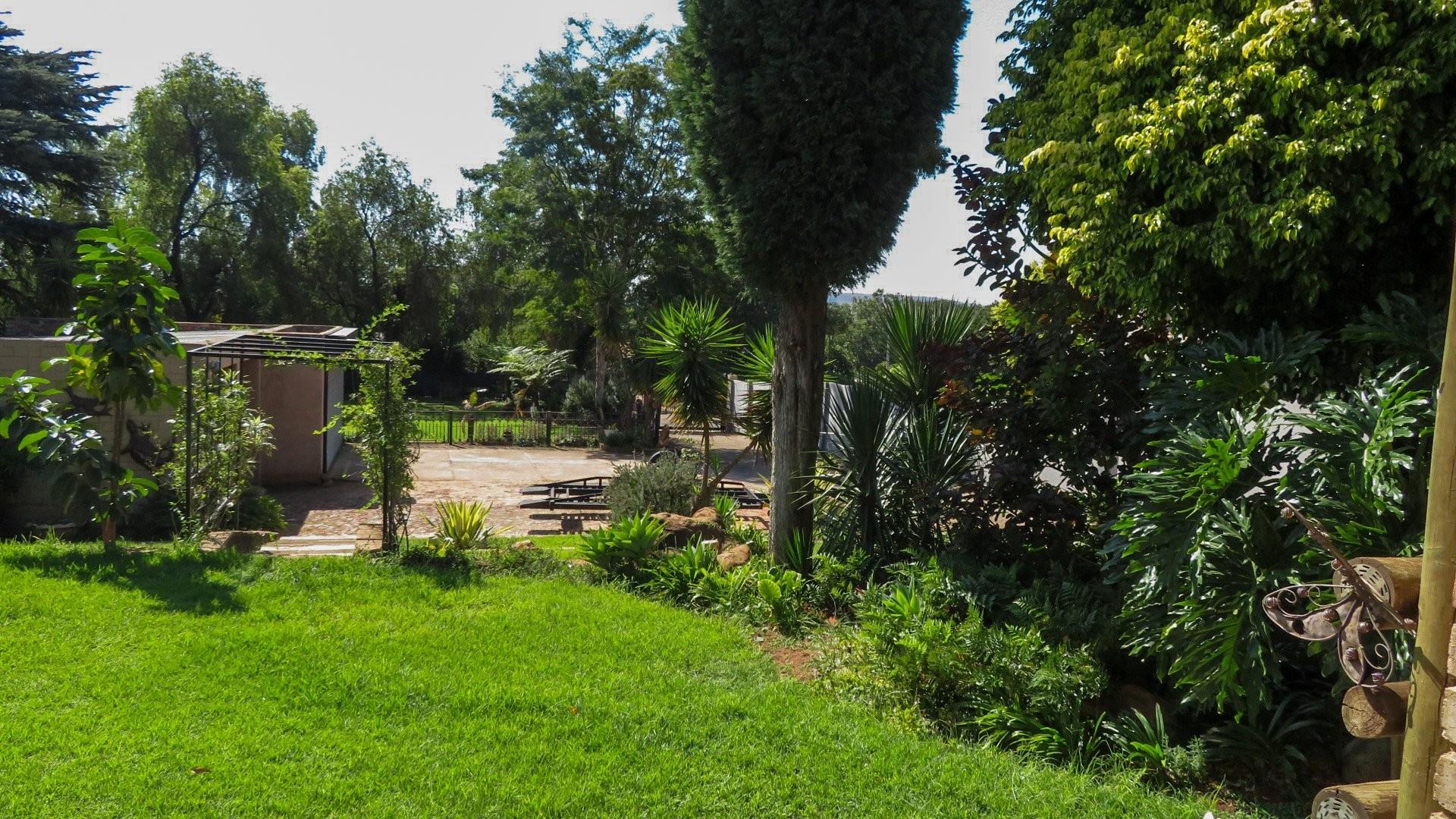 5 Bedroom House for sale in Silverton 473 Joseph Bosman Street P24