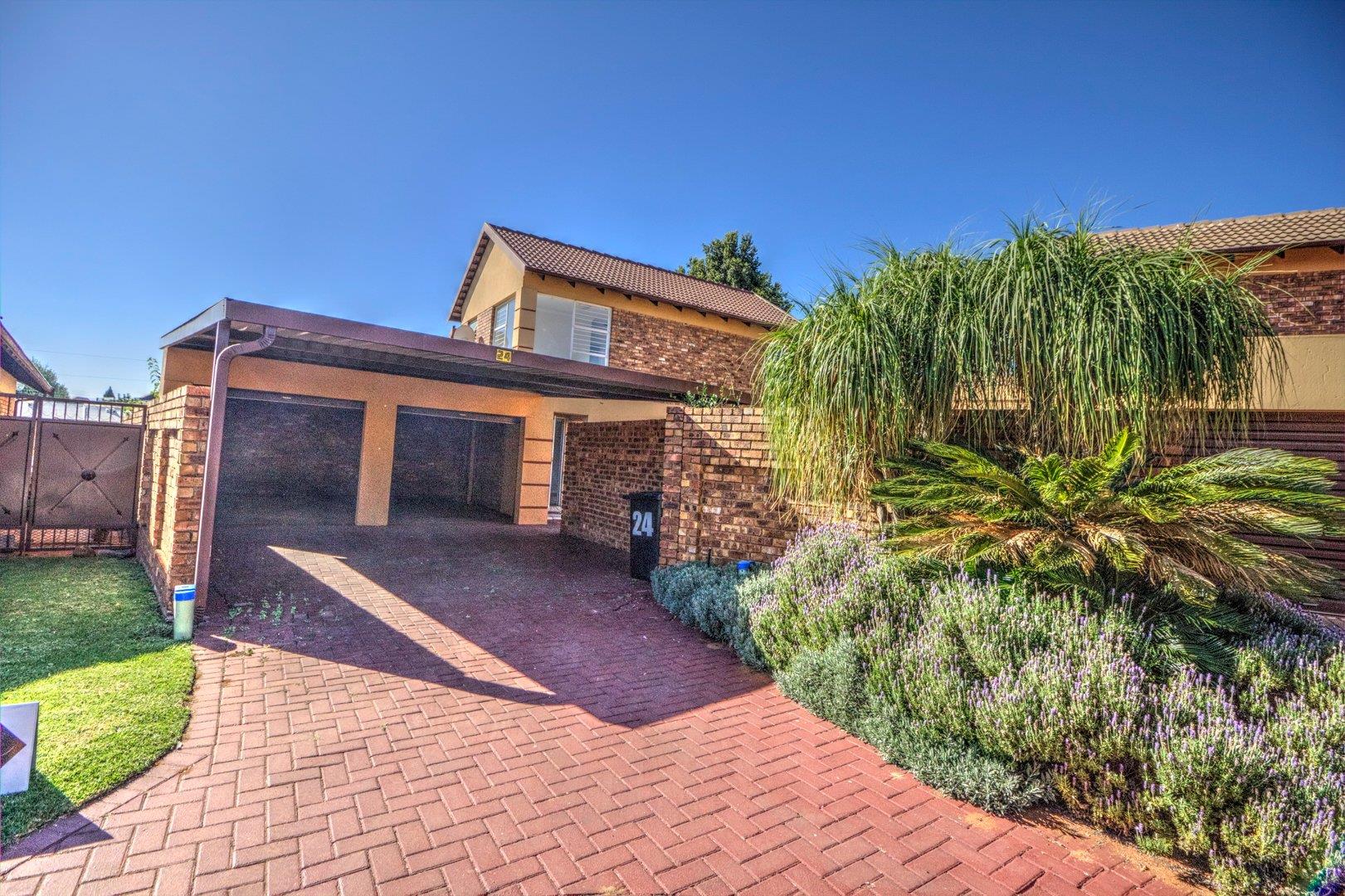 4 Bedroom House for sale in Glen Marais 24 Eton Lofts, 38 Veld Street