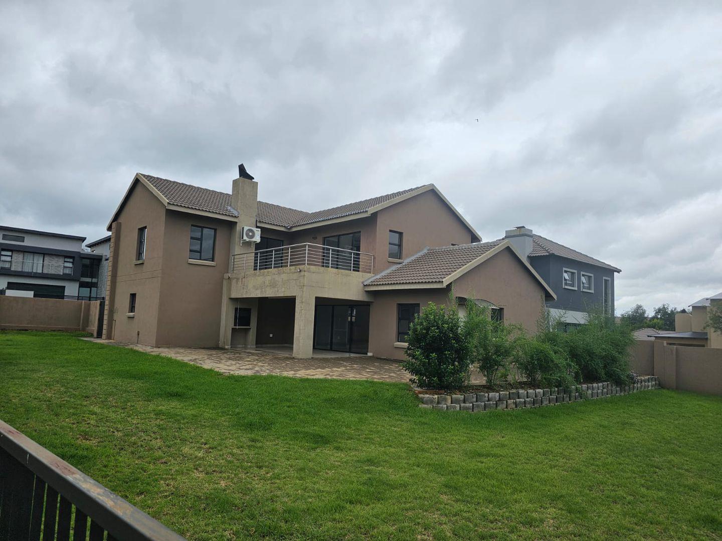 4 Bedroom House for sale in Gateway Manor P24114370587