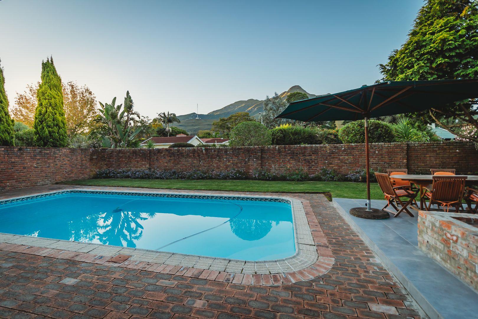 4 Bedroom House for sale in Glen Barrie P24114371138