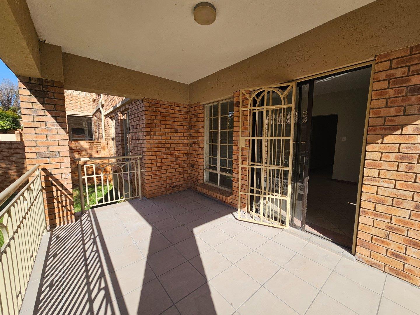 3 Bedroom Townhouse for sale in Moreleta Park P24114371425