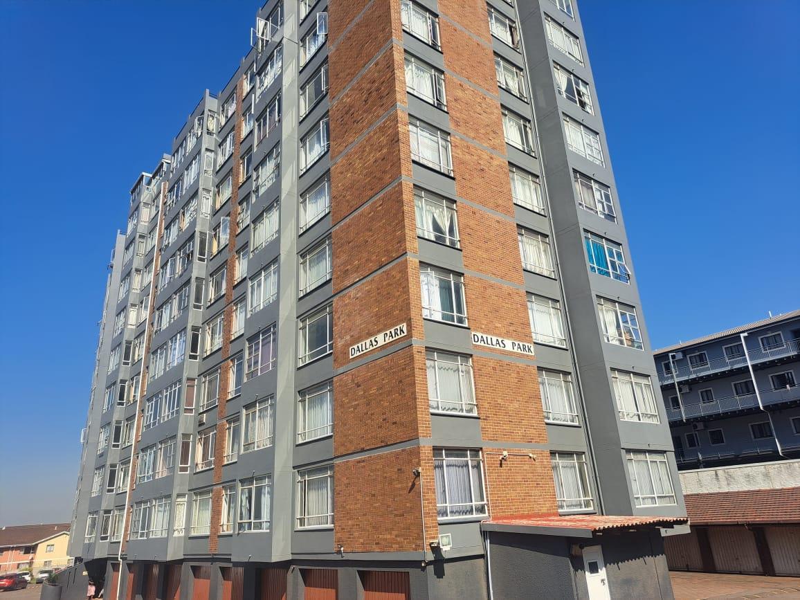 3 Bedroom Apartment / flat for sale in Montclair P24114371890