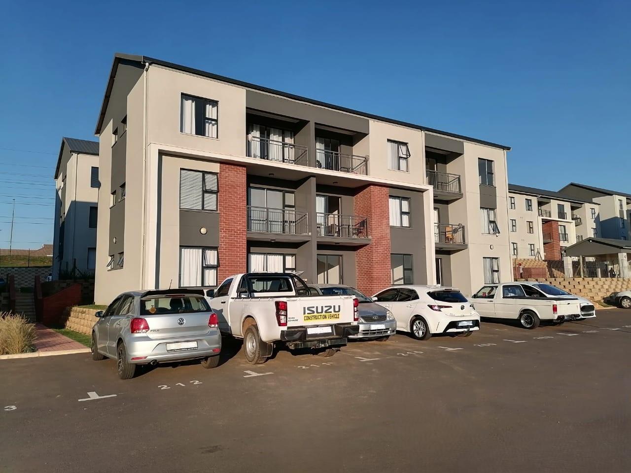 2 Bedroom Apartment / flat for sale in Hayfields P24114372268