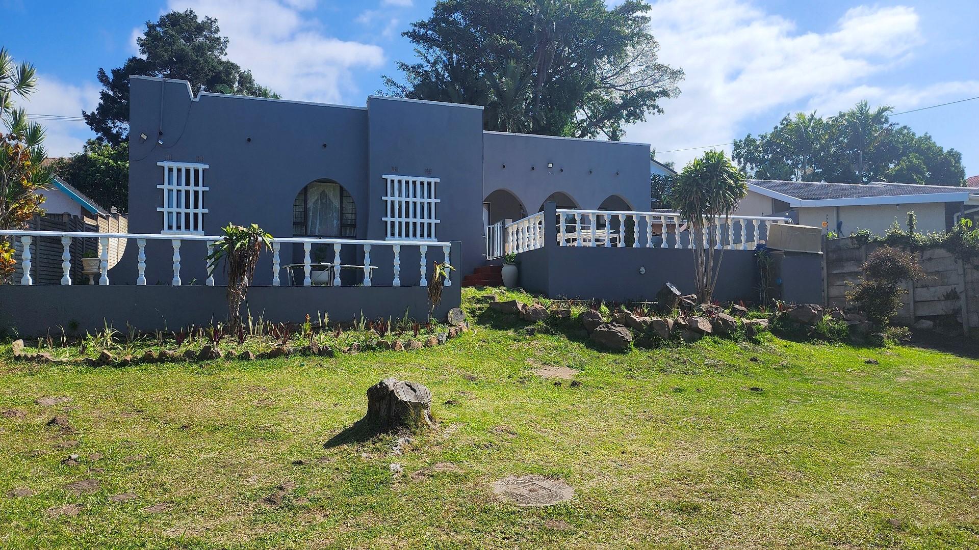 3 Bedroom House for sale in Scottburgh South P24114373219