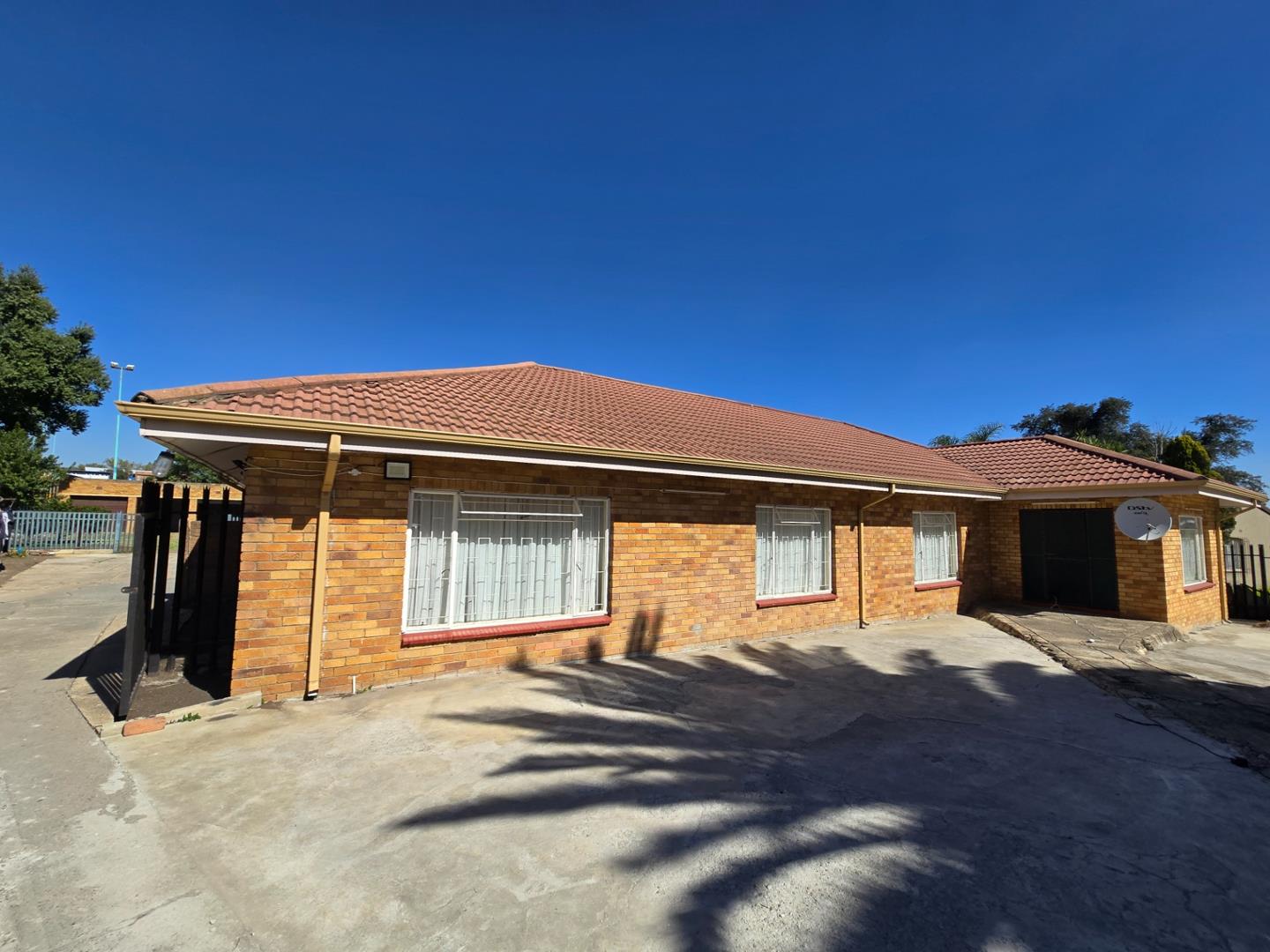 Leslie Property Property and houses for sale in Leslie